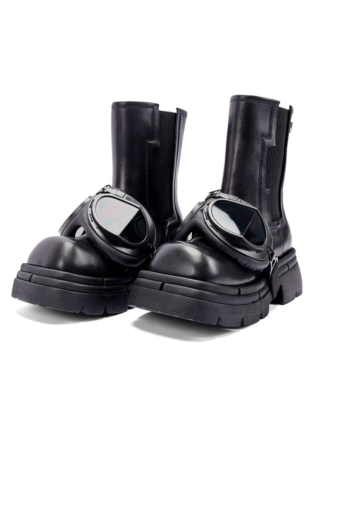 BOOTS 2070