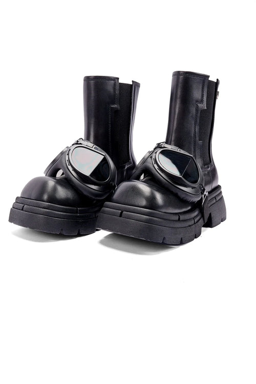 BOOTS 2070